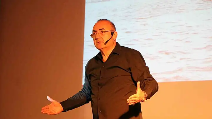 Araştırmacı yazar Akın, Sökeliler ile buluştu