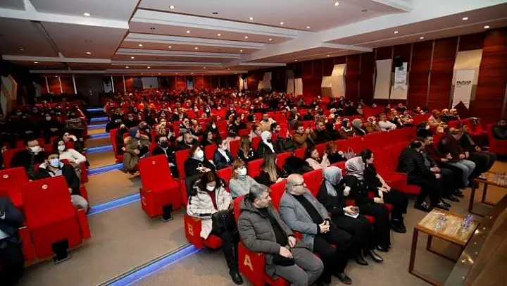 Aşkım Kapışmak, 'motivasyon ve sağlıklı ilişkileri' inegöl'de anlattı