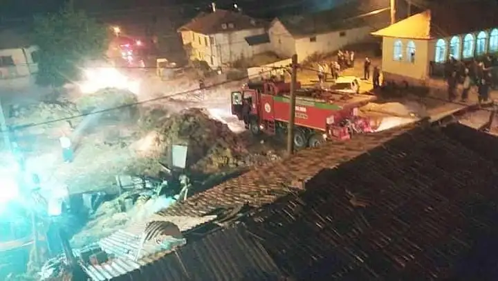 Aslanapa'da korkutan yangın