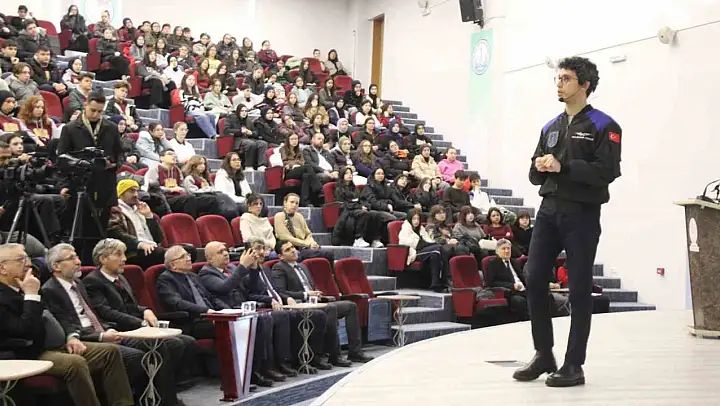 Astronot Tuva Cihangir Atasever Kütahya'da öğrencilerle buluştu