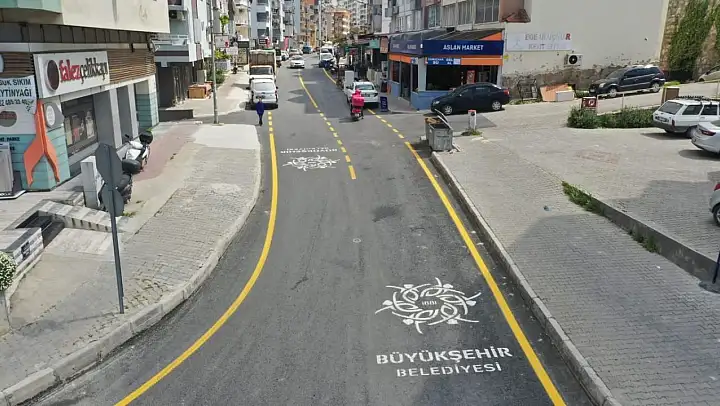 Aydın Büyükşehir Belediyesi Kuşadası'nın İkiçeşmelik Caddesi'ni baştan sona yeniledi