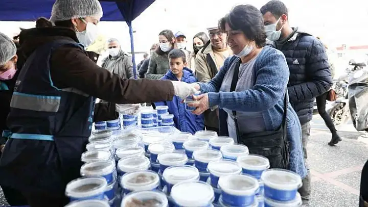 Aydın Büyükşehir Belediyesi'nden 'Miraç Kandili' dolayısıyla helva hayrı