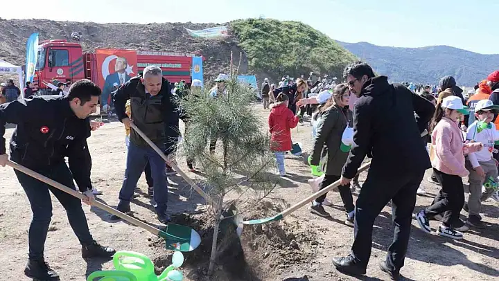 Aydın'da fidanlar toprakla buluştu
