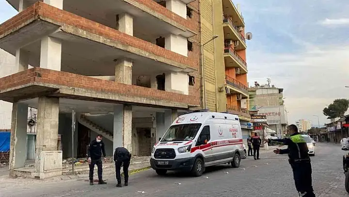 Aydın'da inşaat halindeki binadan yola düşen bir kişi ağır yaralandı
