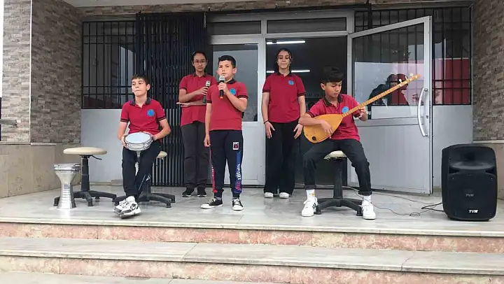 Aydınlı öğrenciler 'Yedi Bölge Yeni Name Projesiyle' 23 Nisan'ı kutlandı
