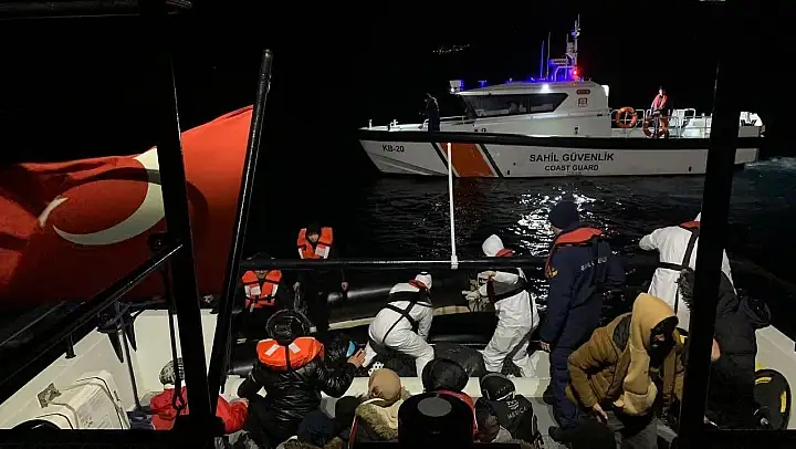 Ayvacık açıklarında 106 kaçak göçmen kurtarıldı