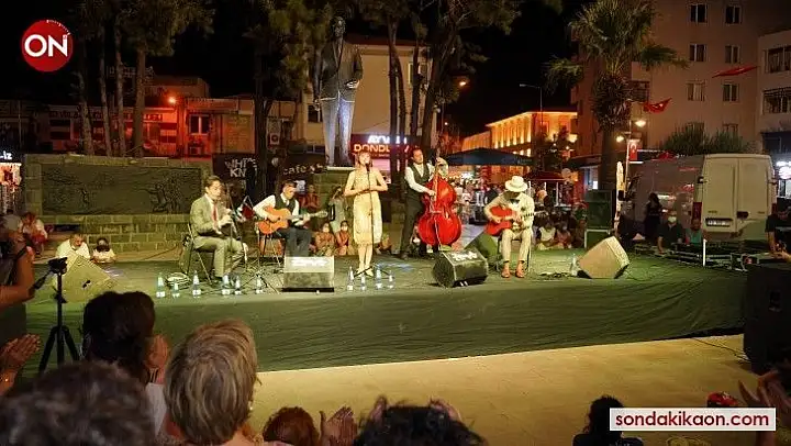 Ayvalık 7. AIMA Müzik Festivali Flapper Swing Jazz Band'in konseriyle veda etti