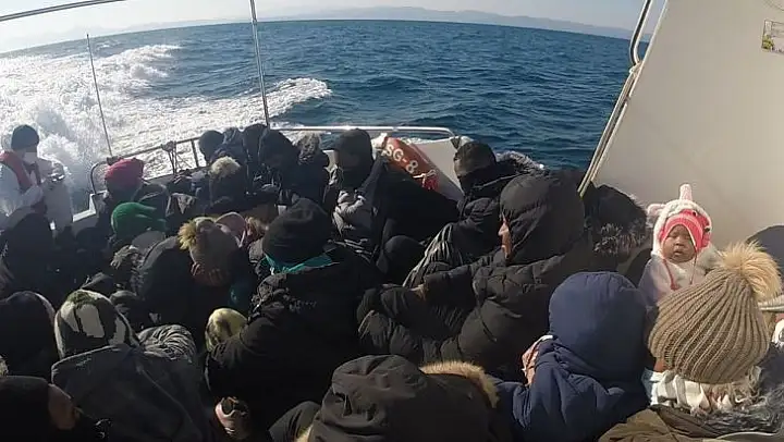 Ayvalık'ta 36 göçmen sahil güvenlik tarafından kurtarıldı