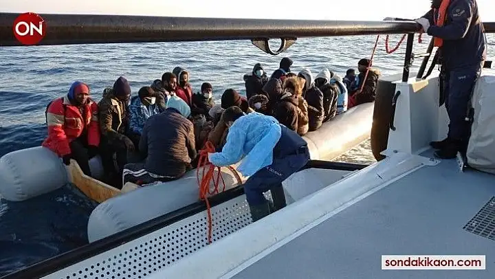 Ayvalık'ta 36 mülteci kurtarıldı
