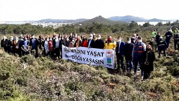 Ayvalık'ta AK Partili kadınlardan 'Güçlü Kadınlar Koruluğu'