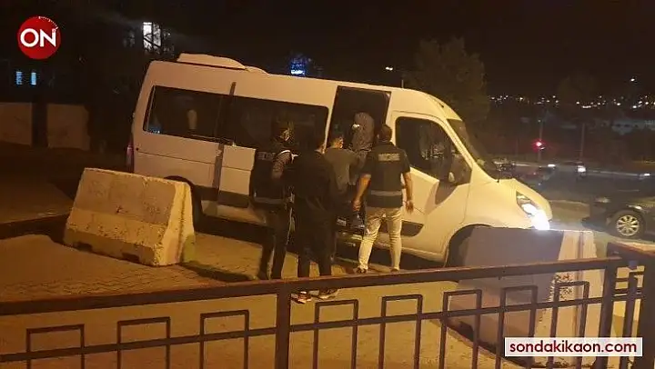 Ayvalık'ta FETÖ'cü 3 teğmen göçmenler gibi denizde yakalandı