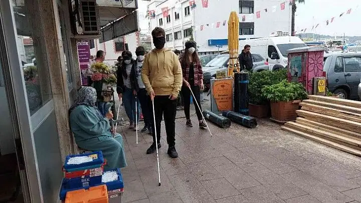 Ayvalık'ta görme engelliler Beyaz Baston etkinliğiyle hatırlandı
