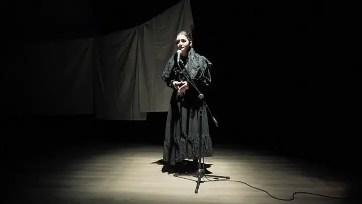 Ayvalık'ta Kadın Oyunları Festivali 'Bernarda' ile sürdü