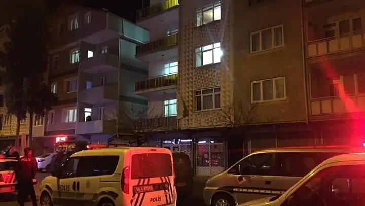 Baca yangını korkuttu, mahalleli balkonlara koştu