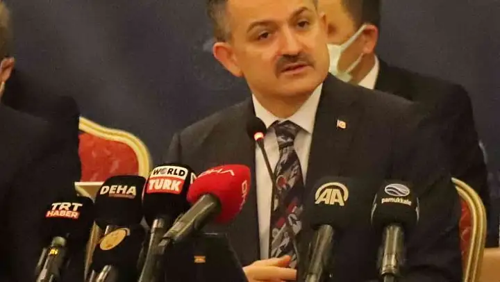 Bakan Pakdemirli'den zincir marketlere KDV'ye ek yüzde 7 indirim çağrısı