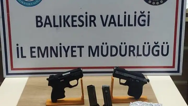 Balıkesir'de 10 aranan şahıs yakalandı