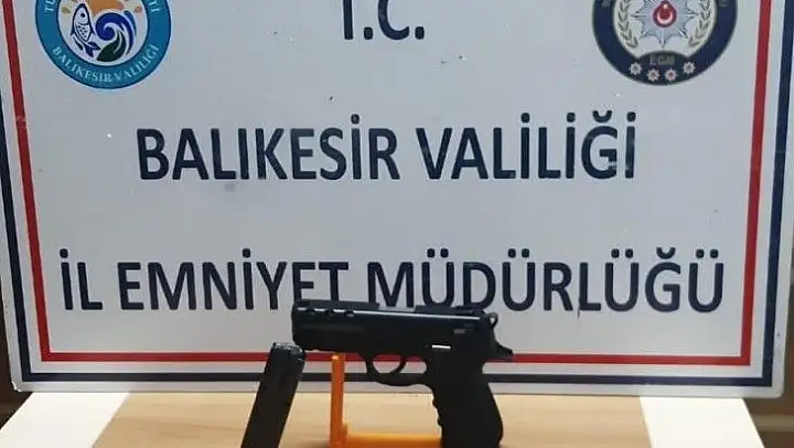 Balıkesir'de 15 aranan şahıs yakalandı