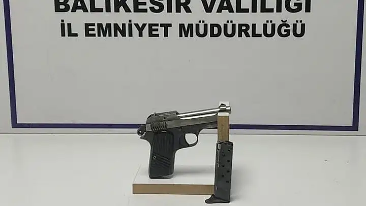 Balıkesir'de 20 aranan şahıs yakalandı
