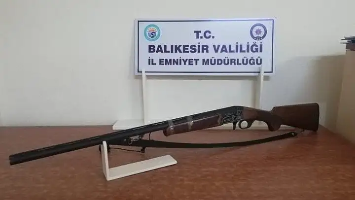 Balıkesir'de 8 aranan şahıs yakalandı