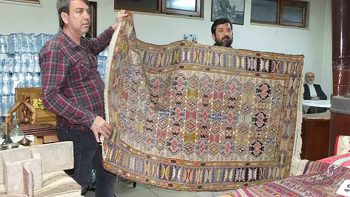 Balıkesir'de antika mezadına ilgi arttı