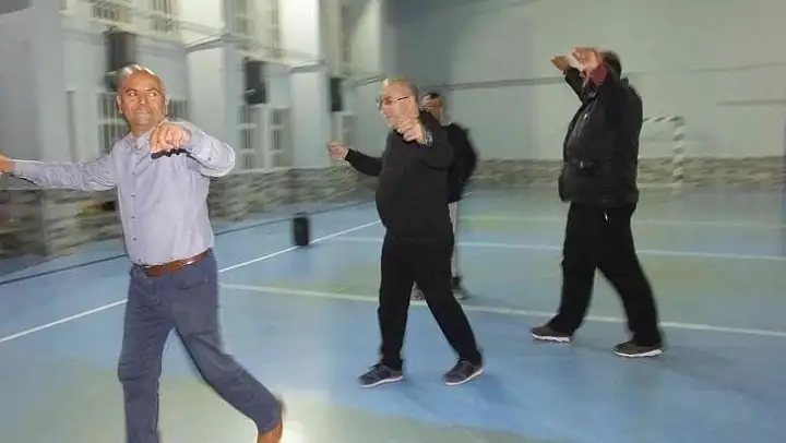 Balıkesir'de mahalle muhtarları zeybek, çökertme ve Edremit güvende oyunlarını öğrendi