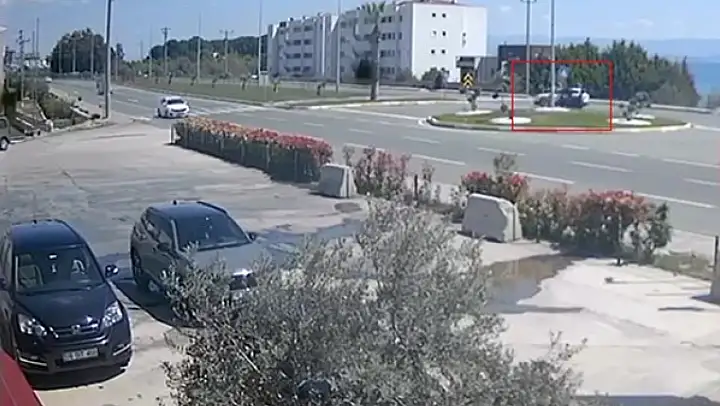 Balıkesir'de otomobille çarpışan motosikletli yaralandı