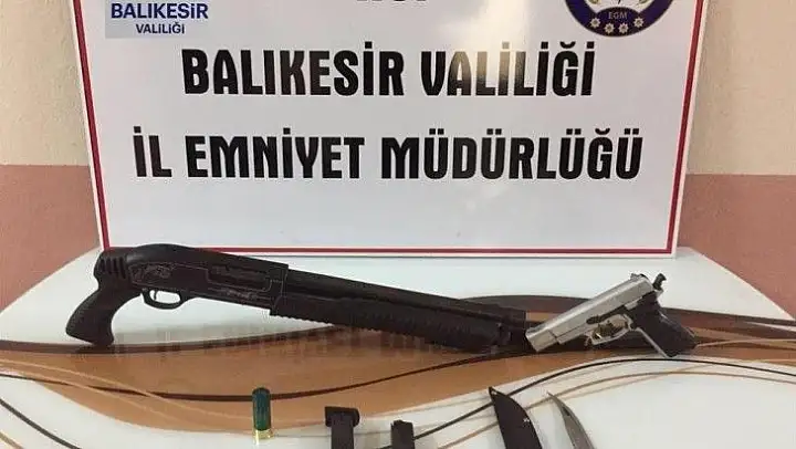 Balıkesir'de polis 14 aranan şahsı yakaladı