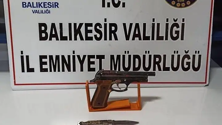 Balıkesir'de polis 19 aranan şahsı yakaladı