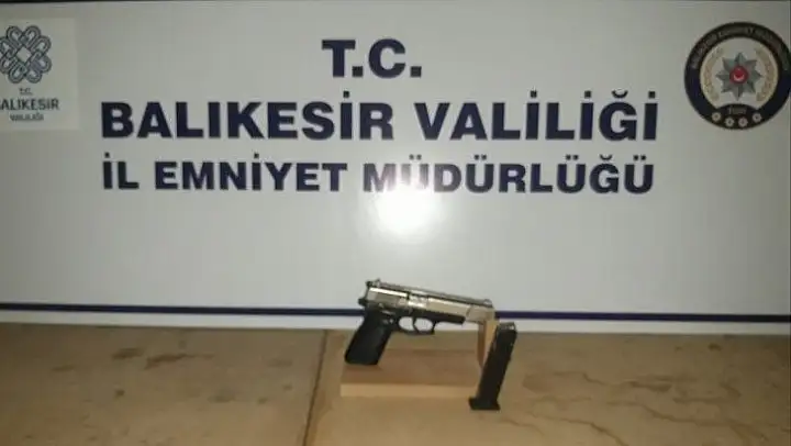 Balıkesir'de polisten 12 şahsa gözaltı