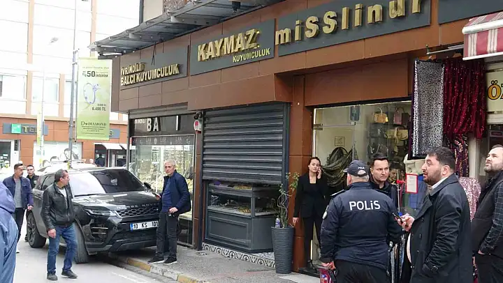 Balıkesir'de silahlı ve maskeli soygun