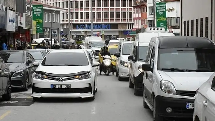 Balıkesir'de trafiğe kayıtlı araç 563 bin 961 oldu