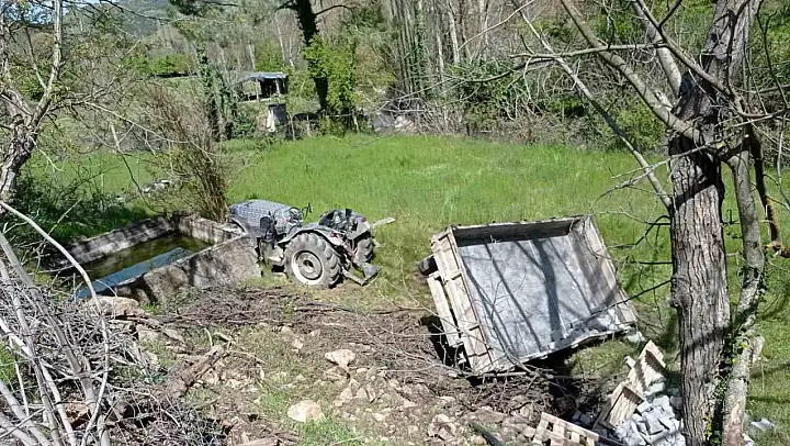 Balıkesir'de traktör devrildi, 1 kişi yaralandı