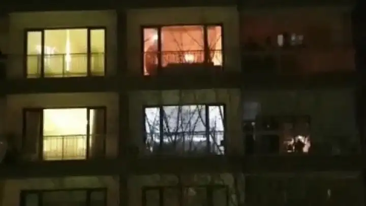 Balkonda yılbaşı konseri