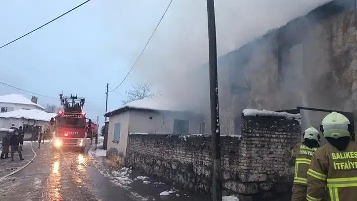 Balya'da ev yangını