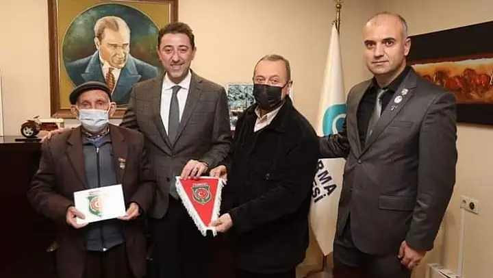 Bandırma Belediye Başkanı Tosun, şehit babasının sorununun çözülmesi talimatı verdi