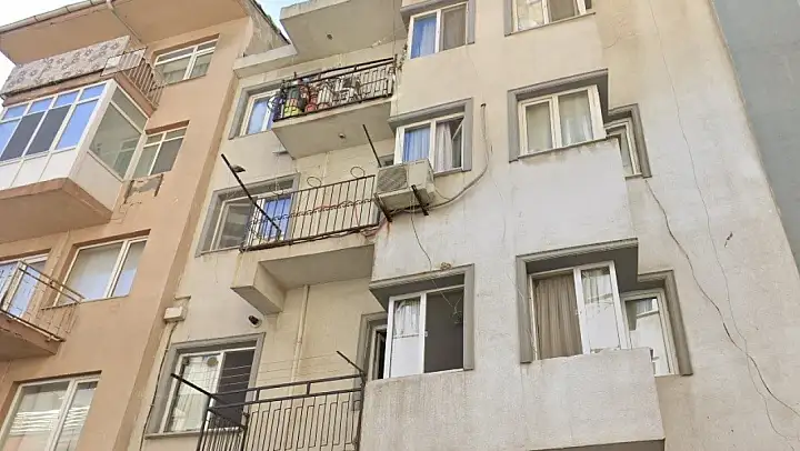 Bandırma'da 4. kattan düşen şahıs hayatını kaybetti