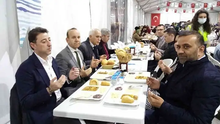 Bandırma'da her gün 2 bin kişiye  iftar yemeği veriliyor