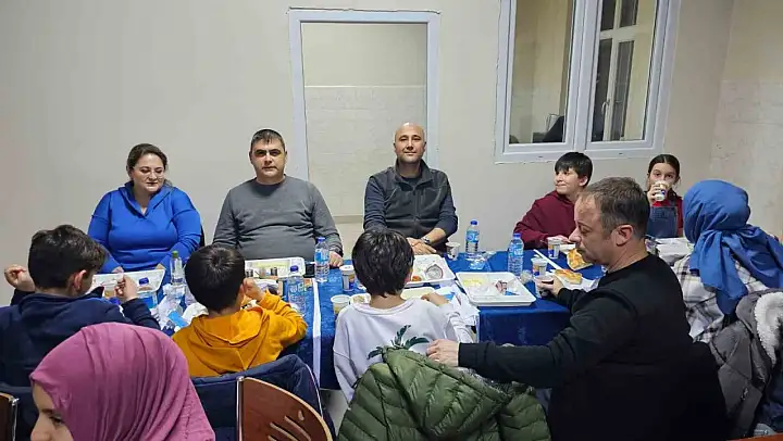 Bandırma Koyunculuk Araştırma Müdürlüğü'nde geleneksel iftar yemeği