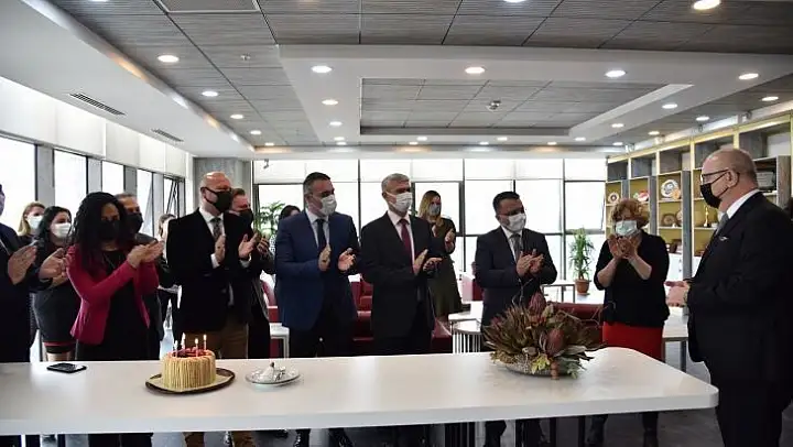 Başkan Ergün'e doğum günü kutlamalı karşılama