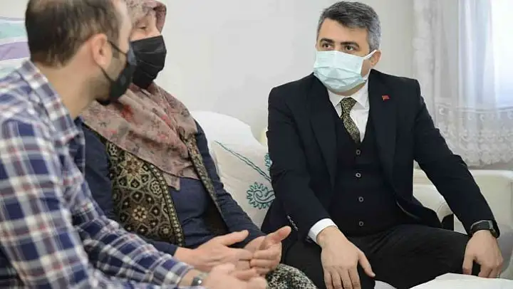 Başkan Yılmaz'dan şehit annesine ziyaret