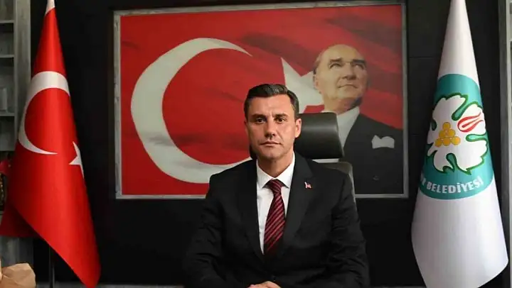 Başkan Zeyrek müjdeyi verdi: Manisa - İzmir arası ulaşım 150 TL'den 100 TL'ye düştü