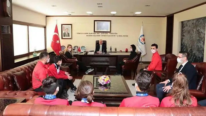 Başkan Zolan'dan gençlere altın değerinde tavsiyeler