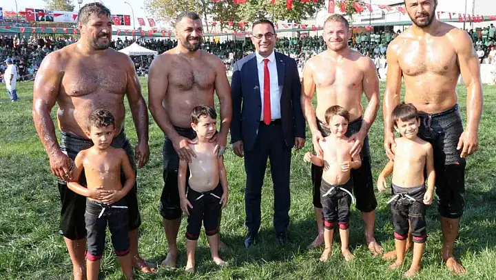 Başpehlivanlar, yarın Biga'da er meydanına çıkacak