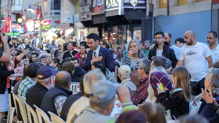 Bayraklı'da vatandaşlar belediyenin iftar sofralarında buluşacak