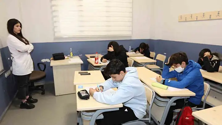Bayraklı Sosyal Etkinlik Merkezinde kayıtlar başladı
