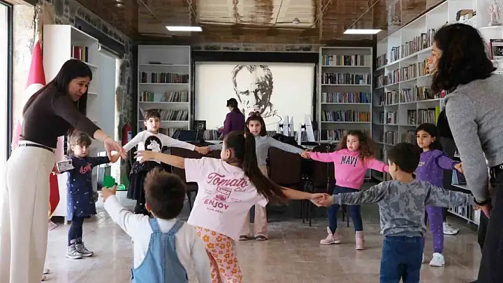 Belediyenin çocuk atölyelerinde eğlenceli etkinlikler