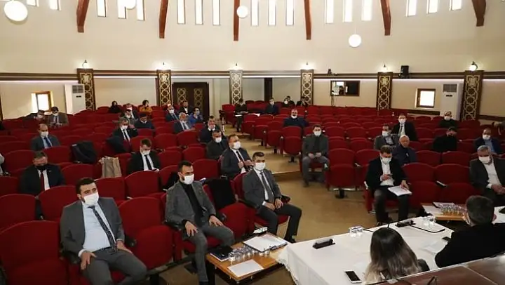 Belediyeye ait iş yerlerinde kira ödemeleri ertelendi