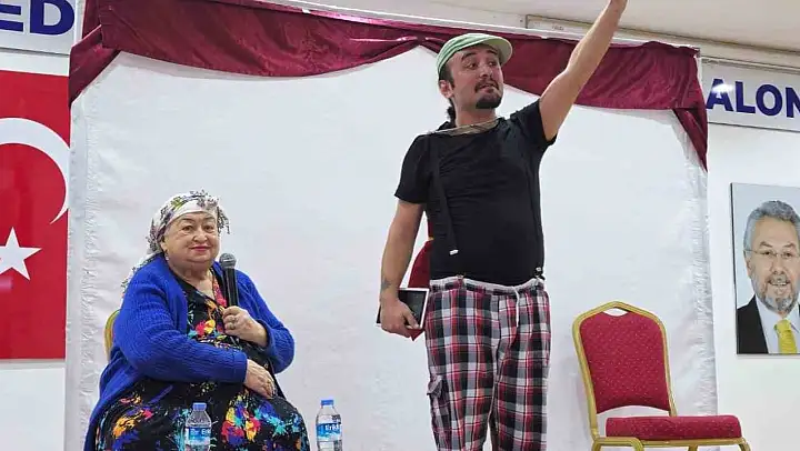 Beyağaç'ta çocuklar tiyatroyla eğlendi