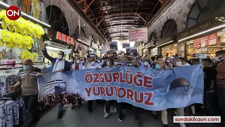 Binlerce kişi kişi Filistin için yürüdü