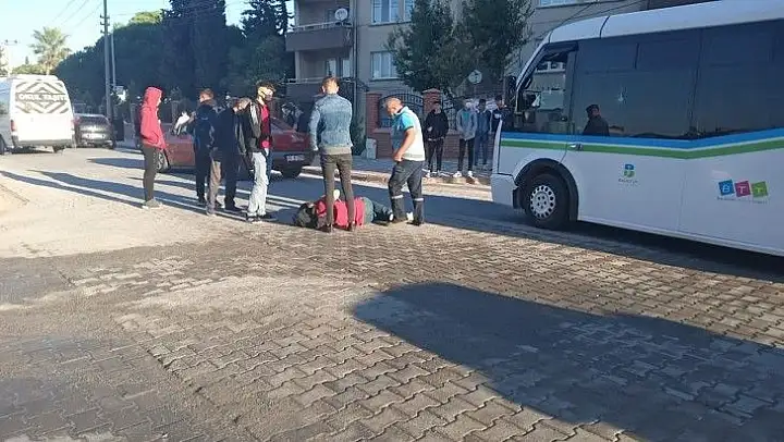 Bisikleti ile okula giden lise öğrencisine araç çarptı
